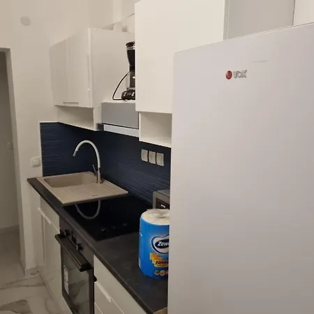 Apartment Three Bedrooms Apartment In Vir *